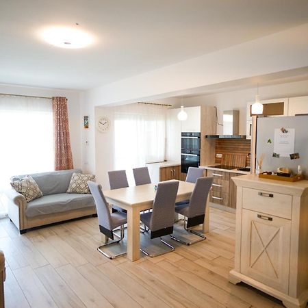 Apartamento Hunyadi Luxury Dna Stanca 1 Sibiu Exterior foto